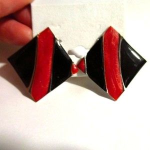 😊 Vintage Red Black Frost Enamel Surgical Steel Post Earrings